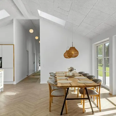 M379-vaeggerlose-baeverstien-43 Bøtø By